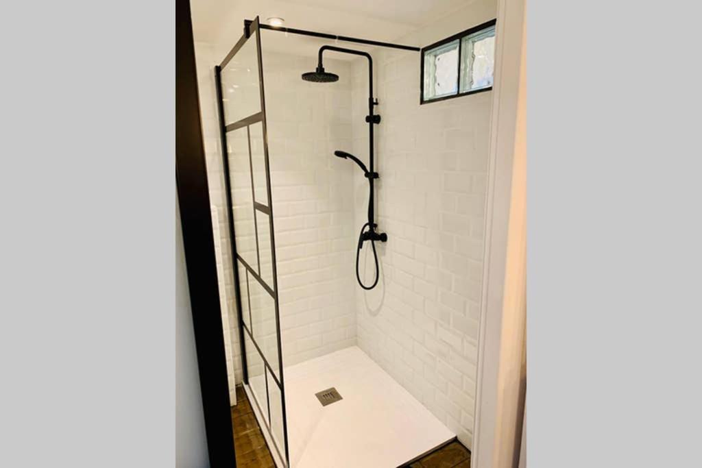 Centre De Pour 4 Personnes Piscine Et Tennis Apartment Hyeres